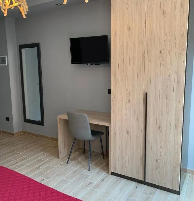 Marconi 2 Rooms-1